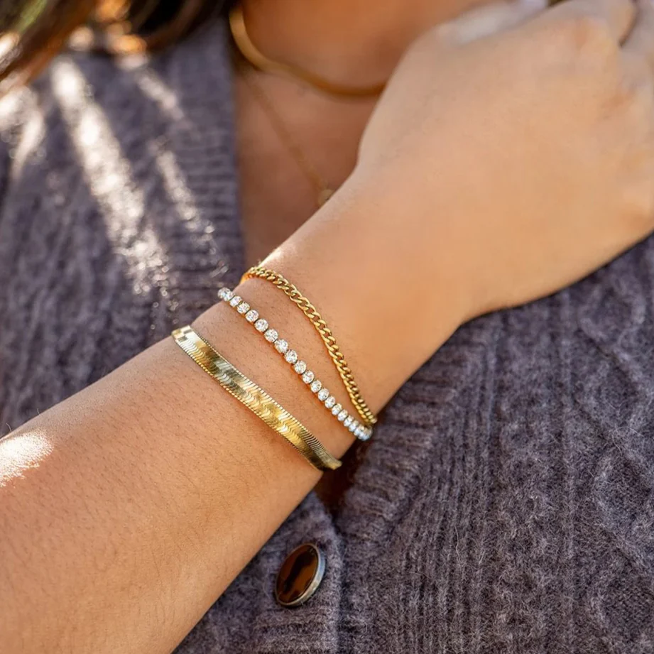 18K Gold PVD Stainless Steel Diamond Cut Curb Chain Bracelet / BRJ9098 - Image 14