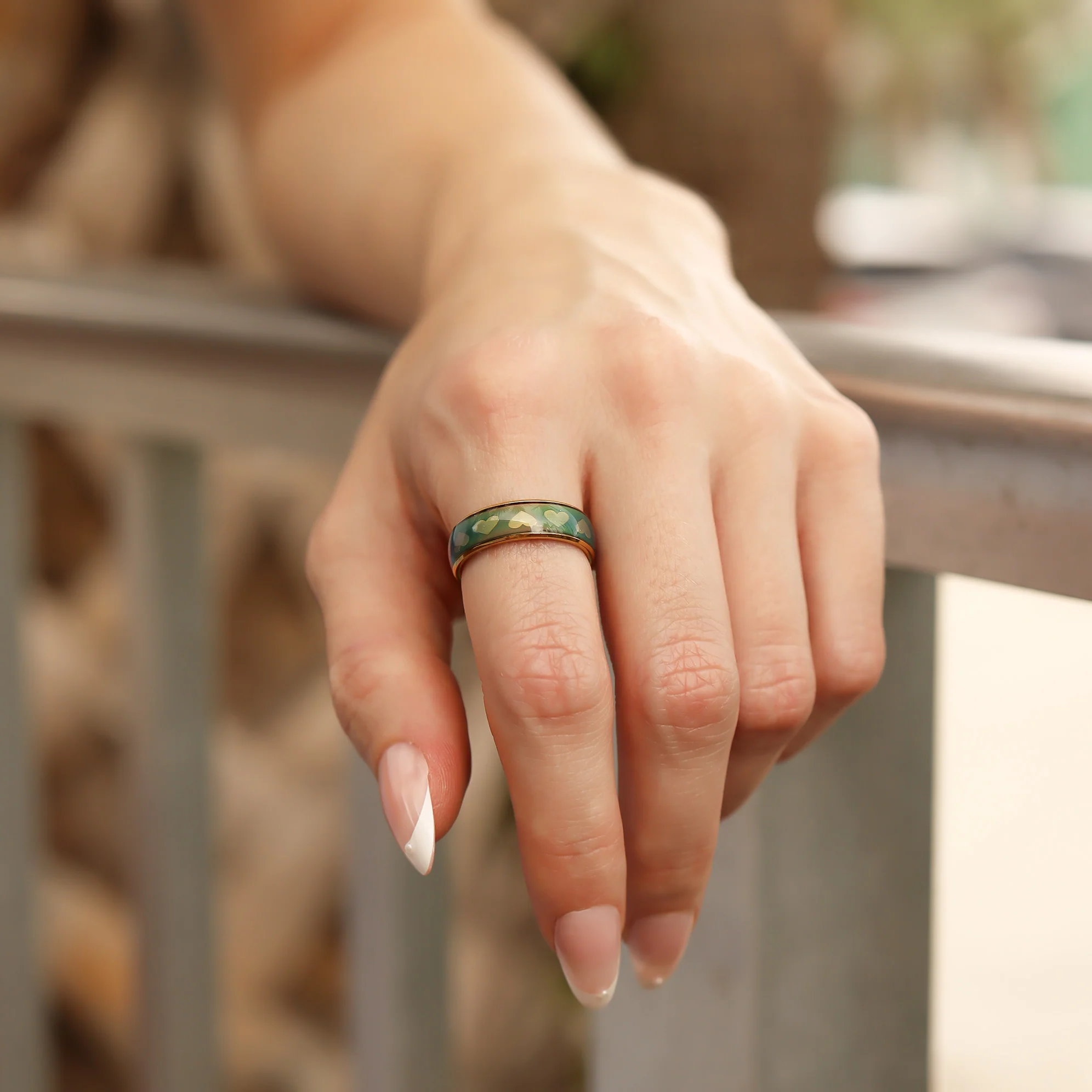 18K Gold PVD Stainless Steel Mood Band With Hearts Ring / CFR9015 - Image 4