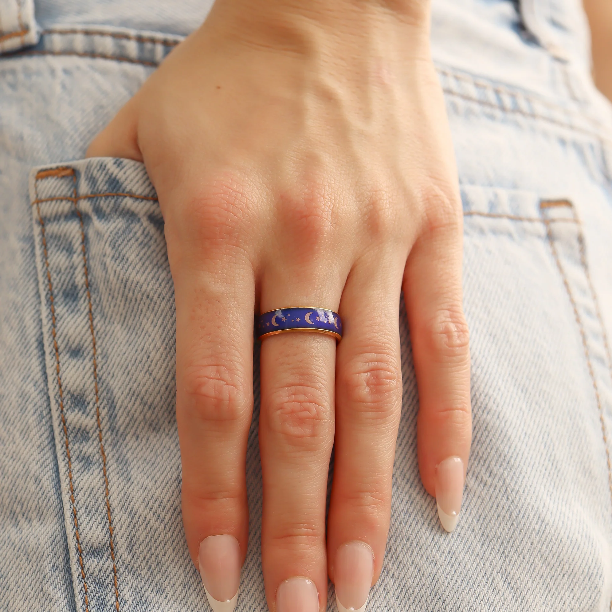 18K Gold PVD Stainless Steel Mood Band With Stars And Moons Ring / CFR9011 - Image 4
