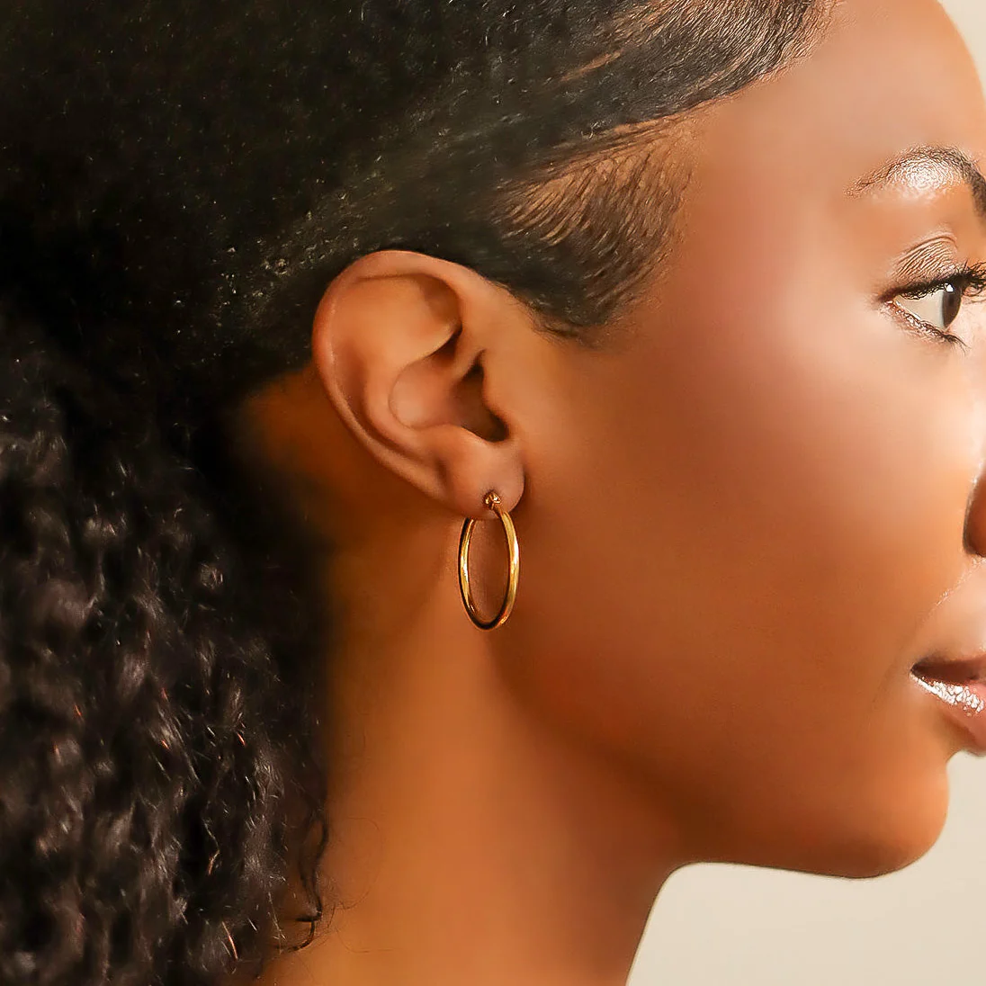 18K Gold PVD Stainless Steel Round Tube Hoop Earrings / ERJ2138 - Image 11