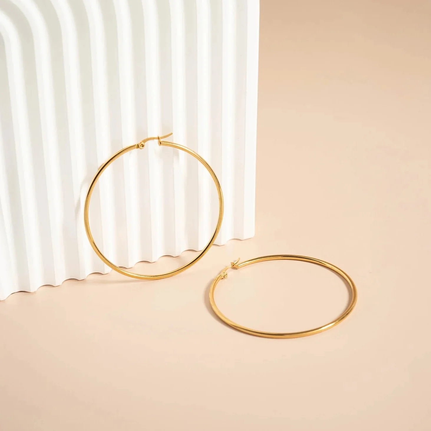 18K Gold PVD Stainless Steel Round Tube Hoop Earrings / ERJ2138 - Image 16