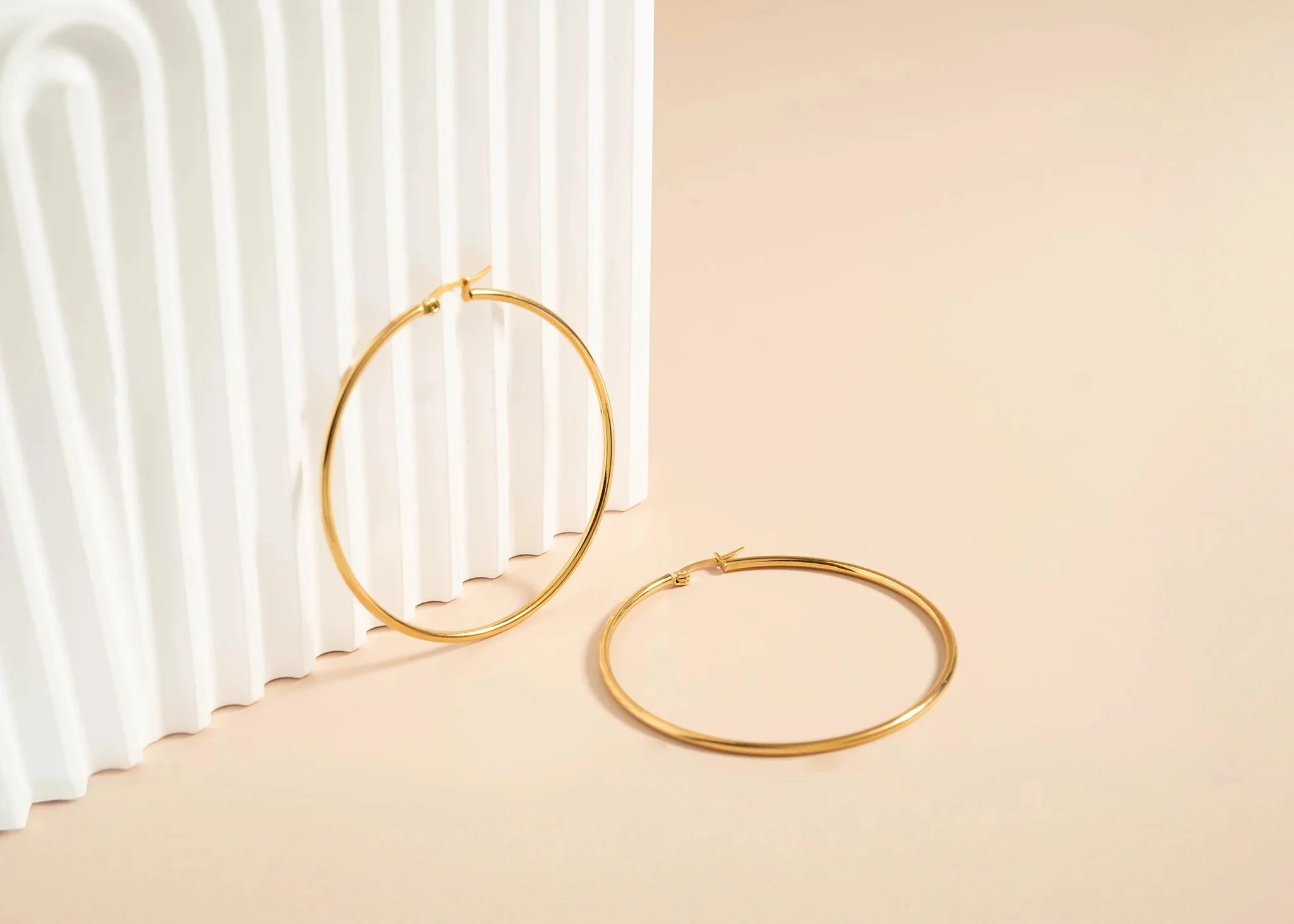 18K Gold PVD Stainless Steel Round Tube Hoop Earrings / ERJ2138 - Image 8