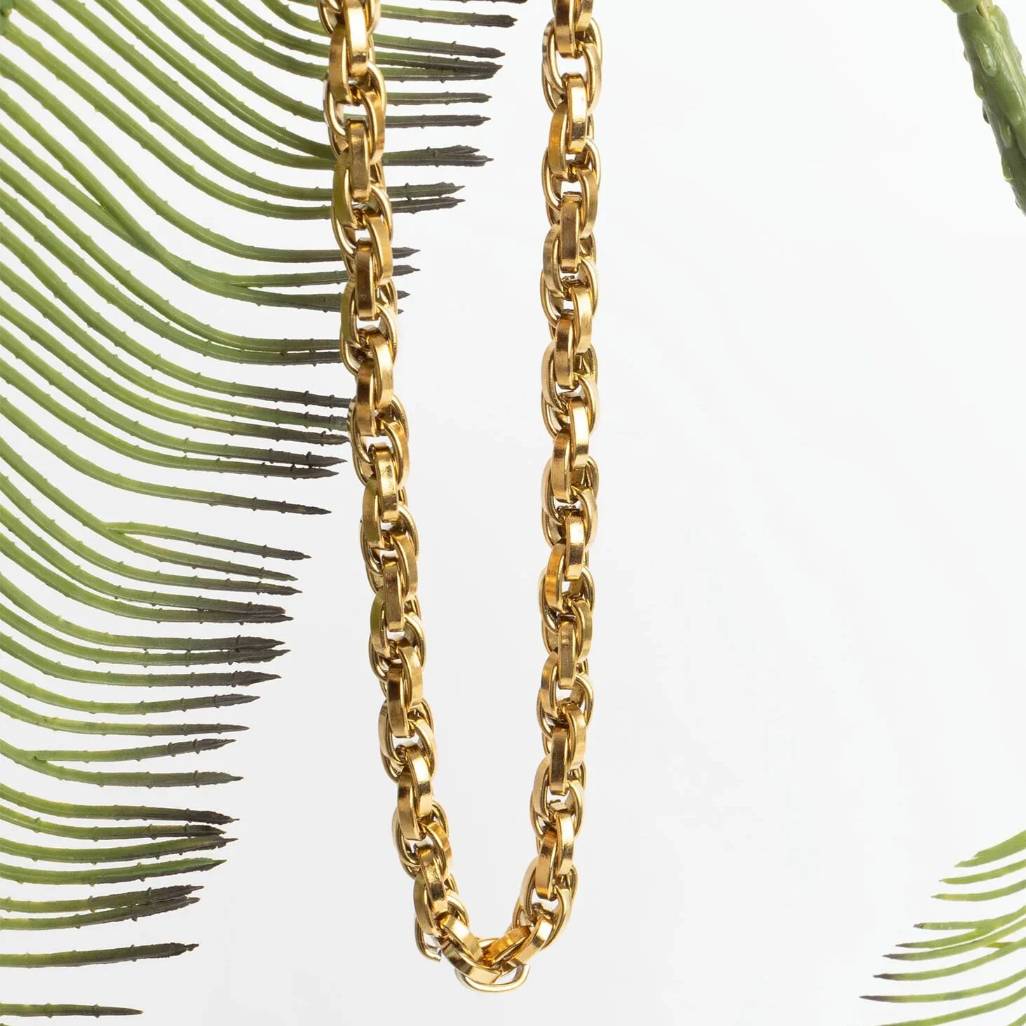 18K Gold PVD Stainless Steel Twisted Oval Chain Necklace/ CHN0166 - Image 3