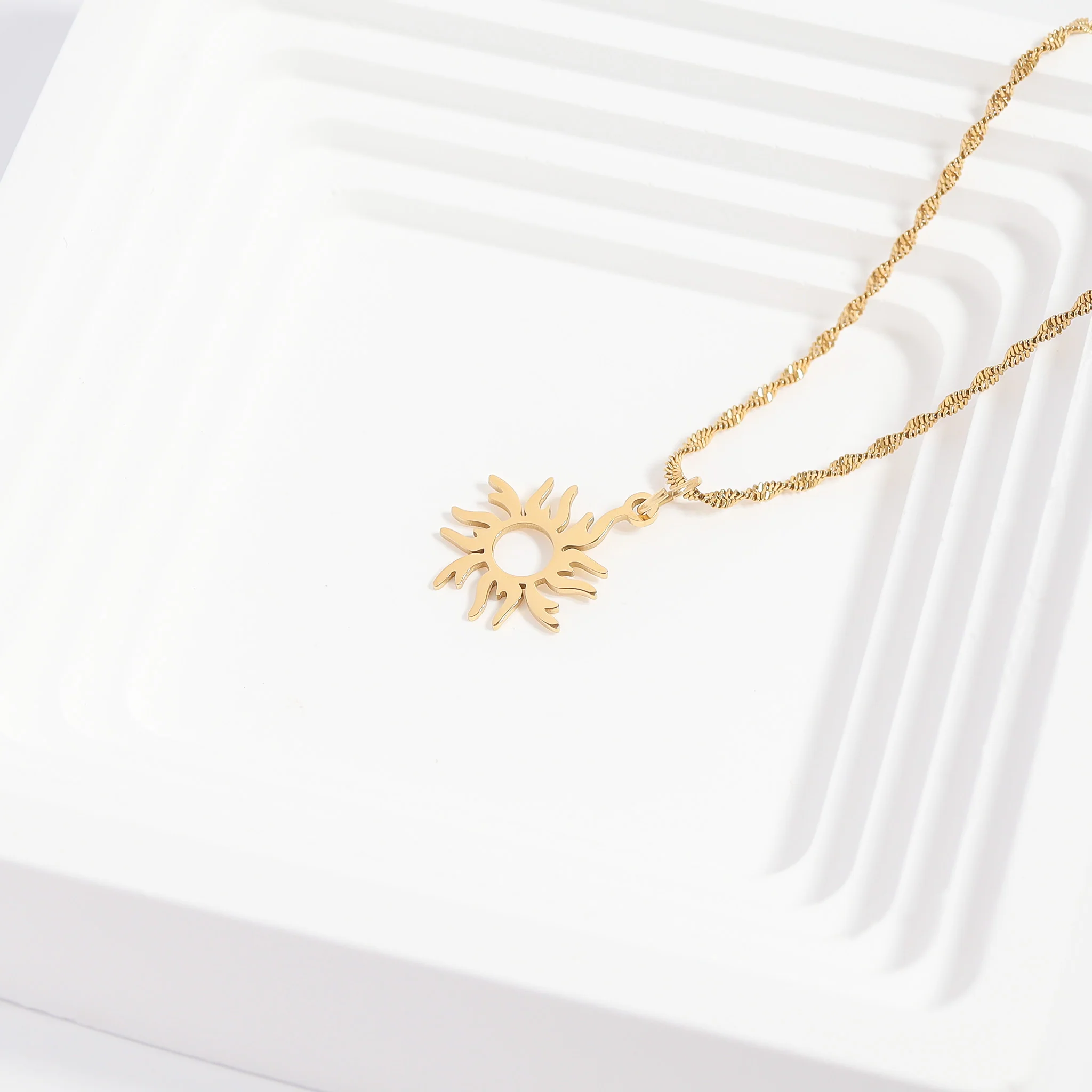 18K Gold PVD Stainless Steel Singapore Chain Necklace / CHN9961 - Image 17